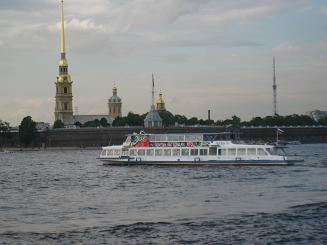 Теплоход с остеклением.