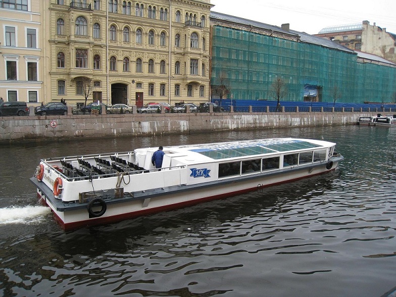 Теплоход «Мелодия».