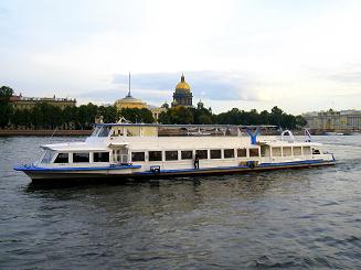 Теплоход на выпускной.
