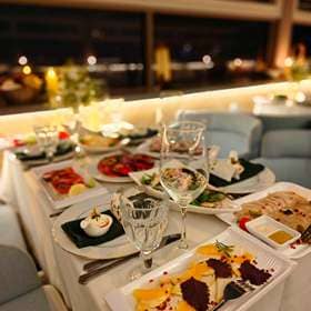 Банкет на теплоходе Хемингуэй