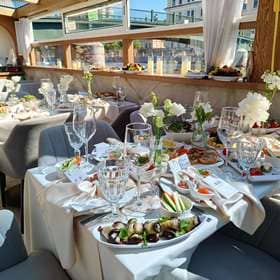 Банкет на теплоходе Миконос