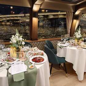 Банкет на теплоходе Амели