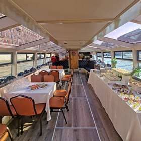 Фуршет на Теплоходе Сардиния