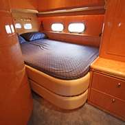 Гостевая кровать на яхте Elegance 65.