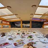 Банкетный стол на теплоходе Галактика