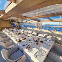 Теплоход Миконос на Неве