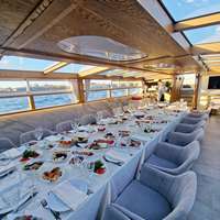 Теплоход Миконос на Неве