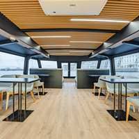 Носовая часть теплохода Москва 183