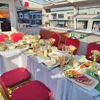 Банкет на теплоходе Сания