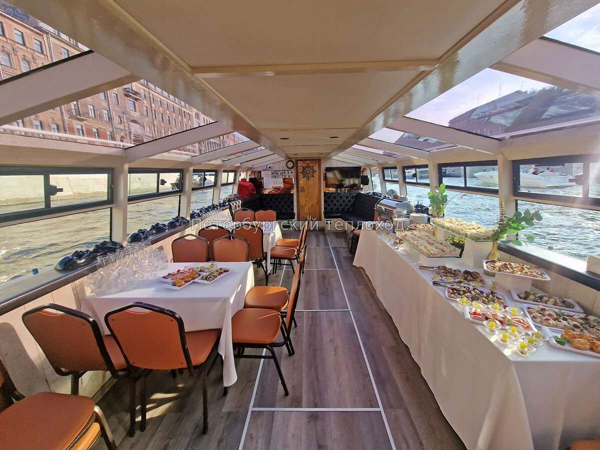 Фуршет на теплоходе Сардиния