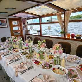 Свадебное накрытие на теплоходе Сиеста