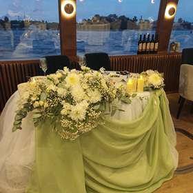 Свадебный президиум на теплоходе Москва 73